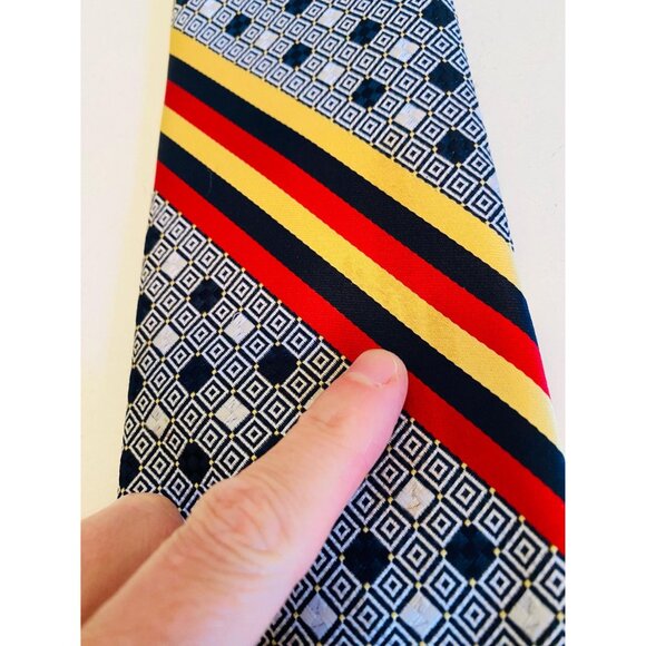 Vintage Tergal Necktie 1970s Geometric Design Tie Costume Design Menswear - Picture 9 of 10